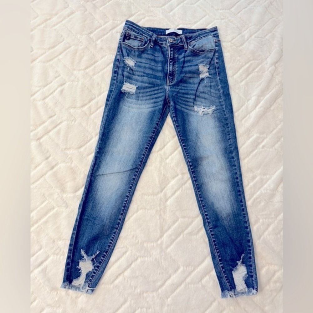 KanCan Distressed Ankle Jeans in Blue